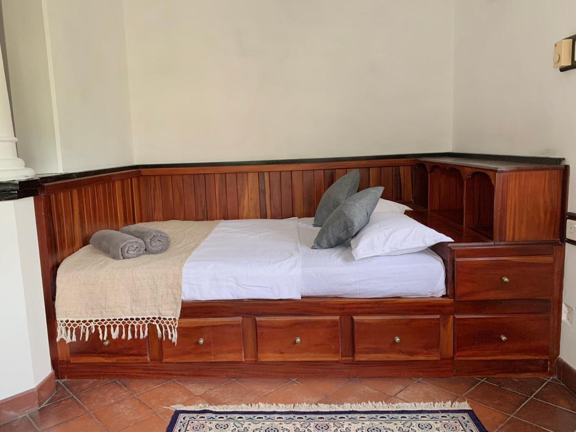 Blue Swan Inn Унаватуна Экстерьер фото